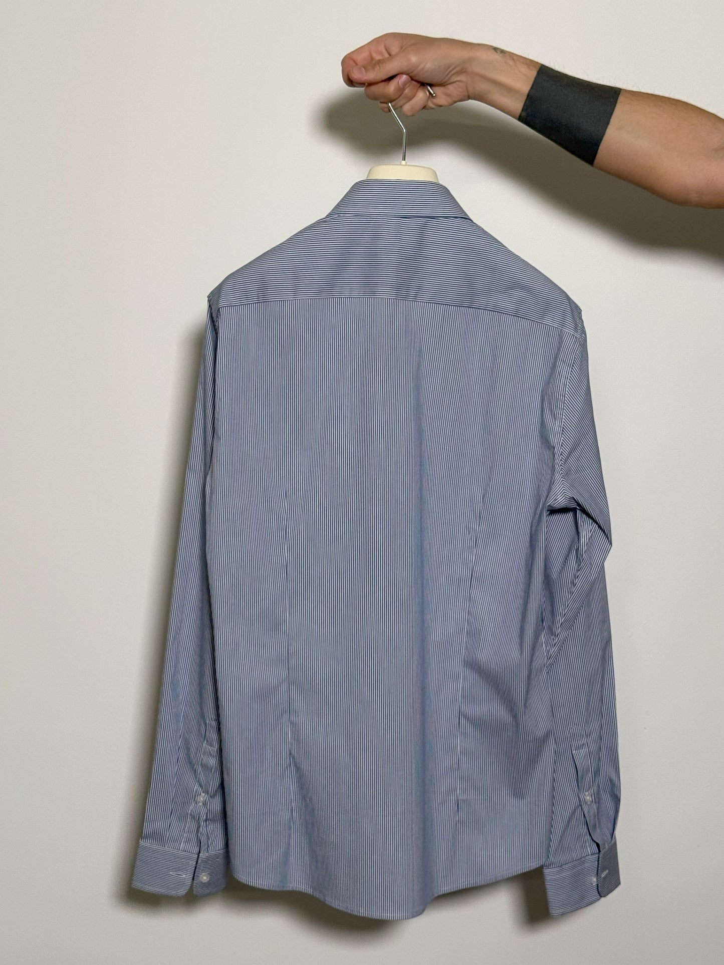 CAMICIA A RIGHE BIANCHE E AZZURRE