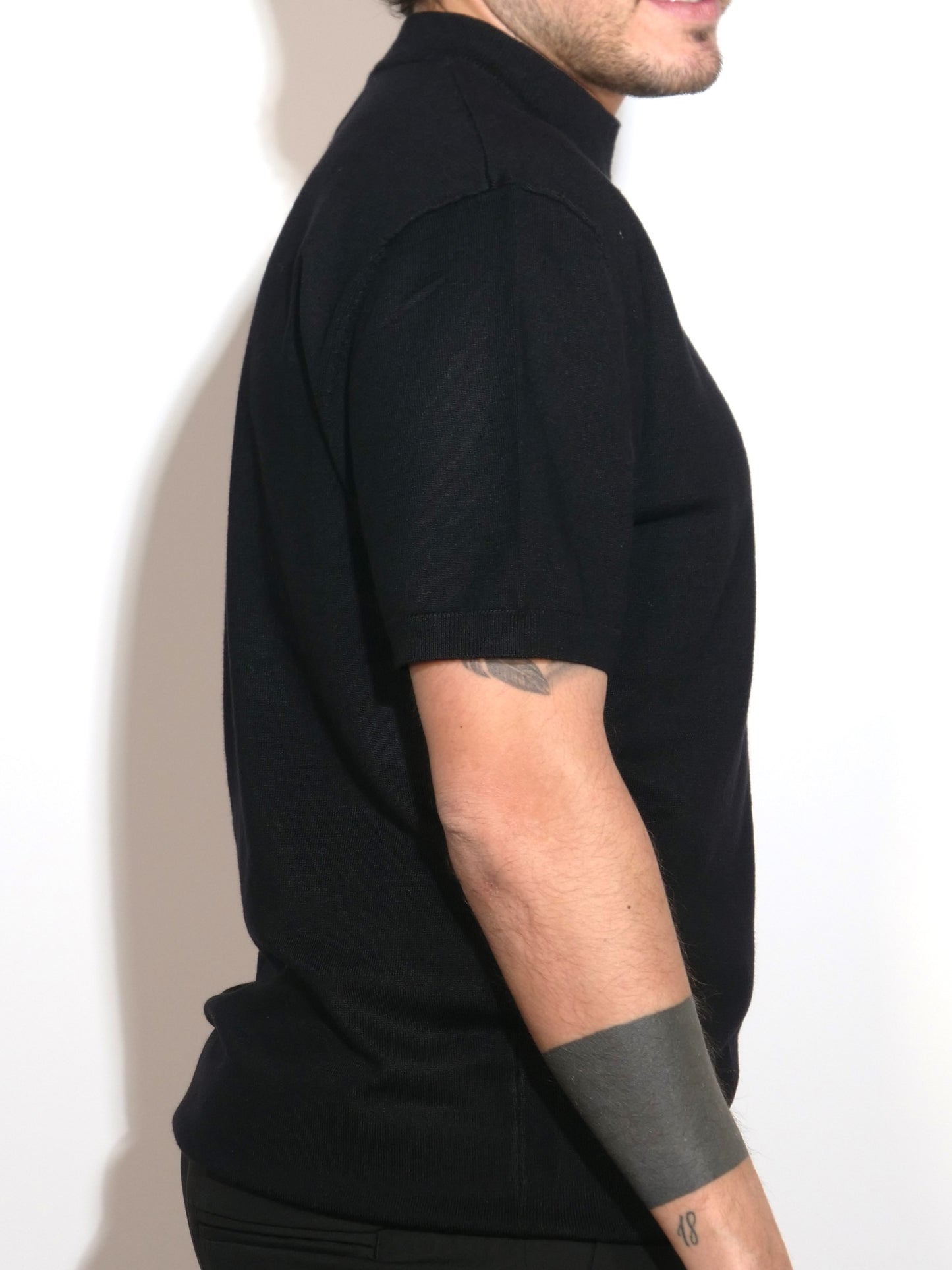 T-SHIRT NERA IN FILO