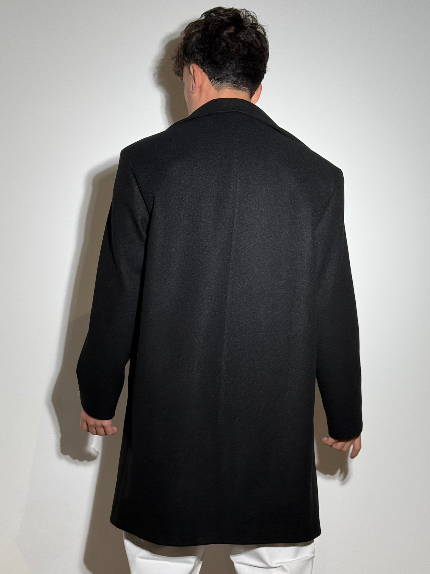 CAPPOTTO NERO OVERSIZE