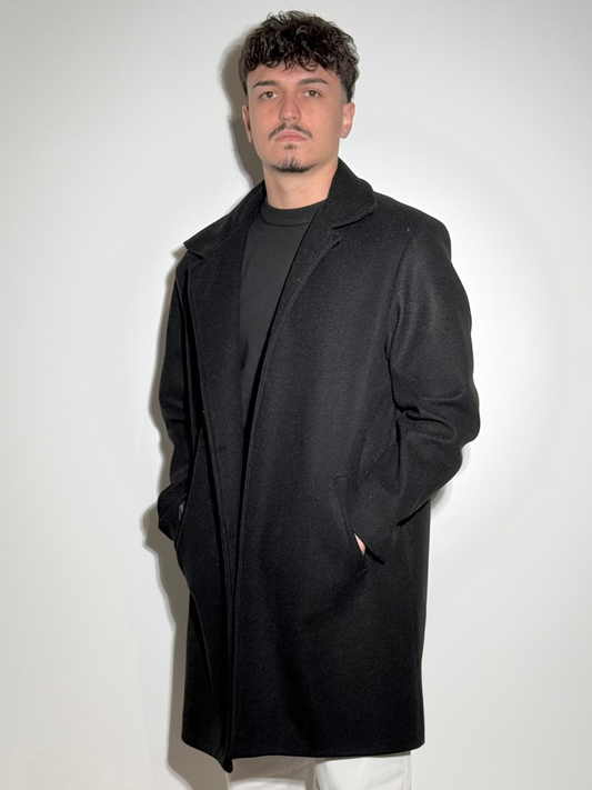 CAPPOTTO NERO OVERSIZE