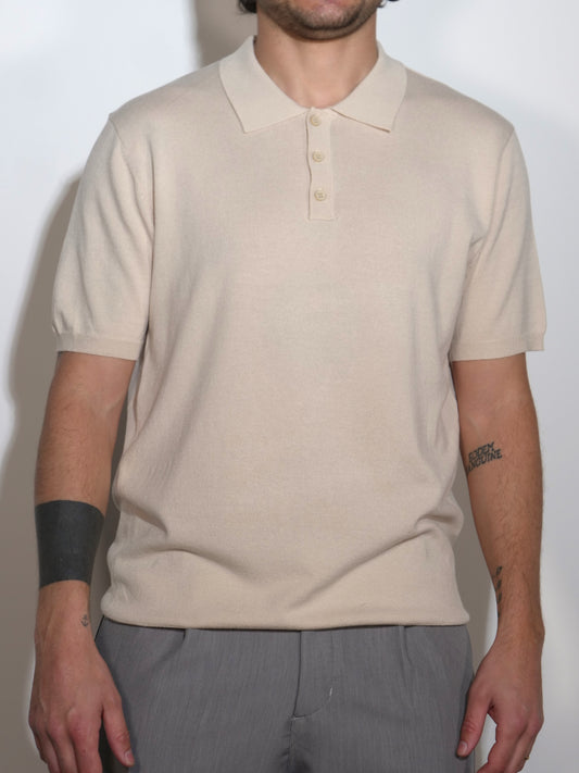 POLO BEIGE A MANICHE CORTE