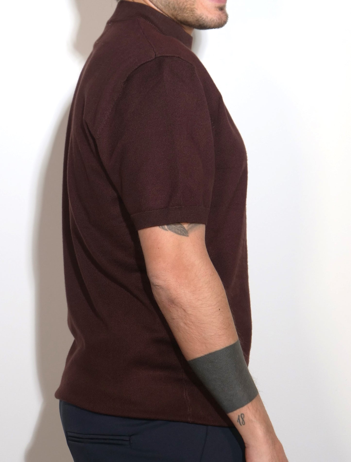 T-SHIRT MARRONE IN FILO